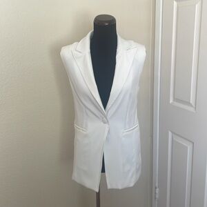 New Bagatelle Collection White Single Button Long Vest Top